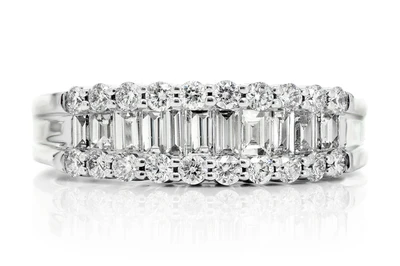 Graduated Baguette And Round Diamond Ring 14k   