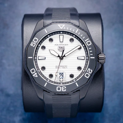 Tag Heuer Aquaracer Professional 300 - 43MM (wbp201d.ft6197) Date Automatic Black Dlc - Undated Card