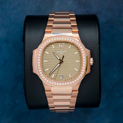 Patek Philippe - Nautilus - 7118/1200r-010 - Rose Gold - Diamond Bezel