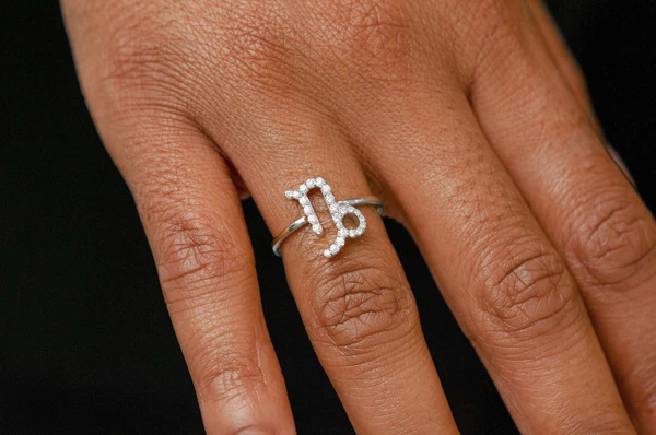 Capricorn Zodiac Diamond Ring 14k Solid Gold 0.10ctw