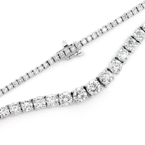Graduated Diamond Tennis Necklace Solid Gold 17.00ctw