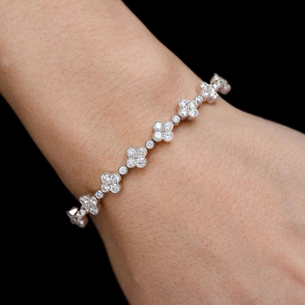 Milgrain Diamond Clover Flex Bangle Bracelet 14k Solid Gold 2.80ctw