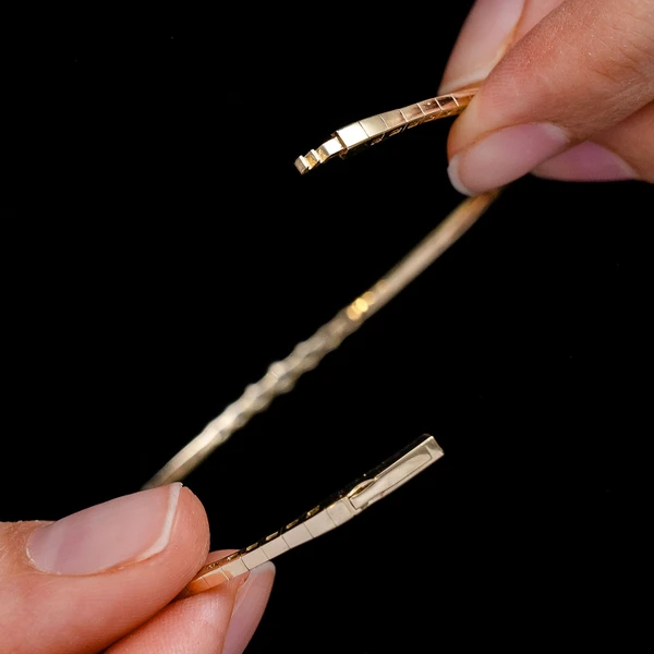 Graduated Diamond Flex Bangle Bracelet 14k Solid Gold 0.20ctw