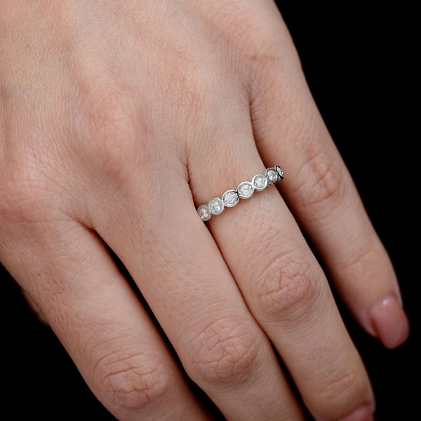 Round Bezel Set Band Ring 14k Solid Gold 0.20ctw