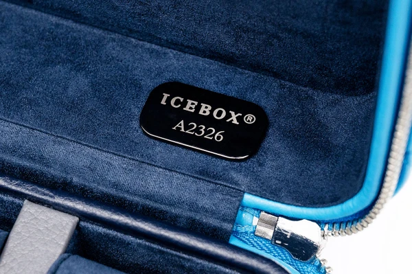 Icebox Leather World Travelers Case Medium