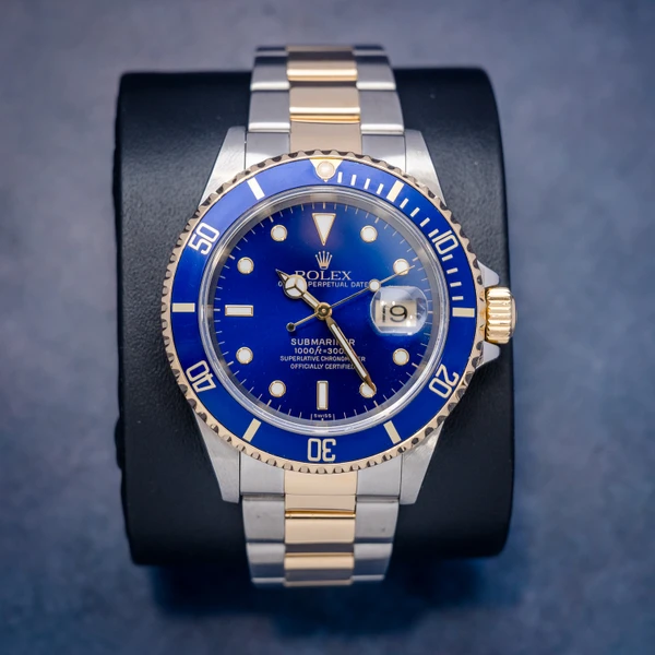 - Rolex Submariner 40MM (16613) - Steel & Yellow Gold Blue - 1993 Papers & Box