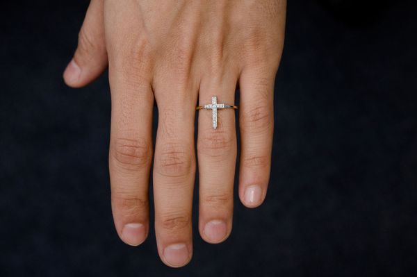 Cross Point Diamond Ring 14k Solid Gold 0.10ctw