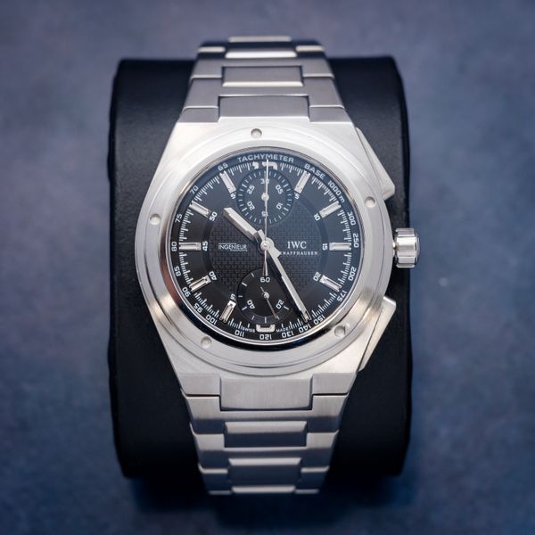 - Iwc Schaffhausen Ingenieur Amg Chrono 42.5MM (iw372501) Steel - Black Dial - Watch Only (sw642)