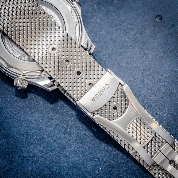 Omega Seamaster Diver 300m (210.30.42.20.01.010) - Mesh Bracelet - Box & 2024 Cards (sw838)