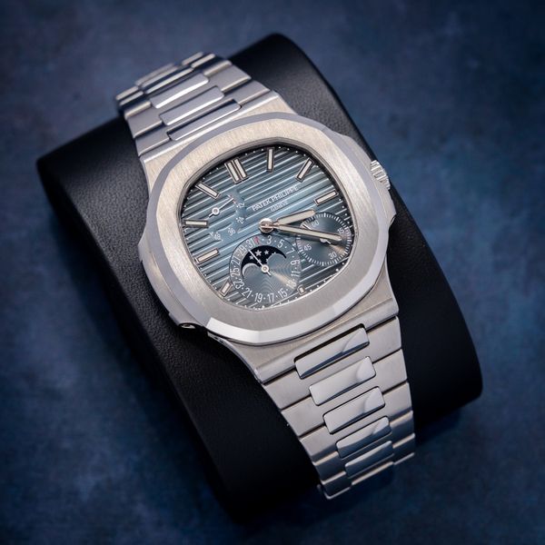 Patek Philippe Nautilus - 5712/1a-001 - Steel - Blue Dial - Box & 2022 Papers