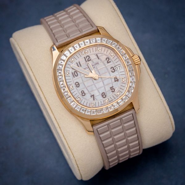 Patek Philippe 35.6MM (5072R-001) Rose Gold - Diamond Baguette
