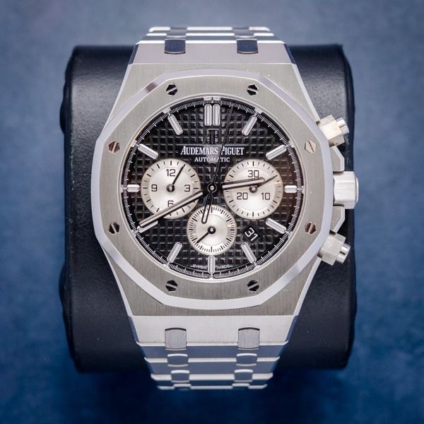 -audemars Piguet Royal Oak Chrono Model 26331st - Serial Nh5208r - Watch & Box - (sw967)