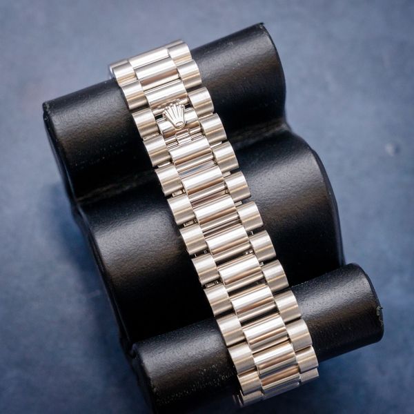 - Rolex Day-Date 36MM (118206) Platinum Factory Glacier Blue Diamond Dial - 2018 Card & Box (sw827)