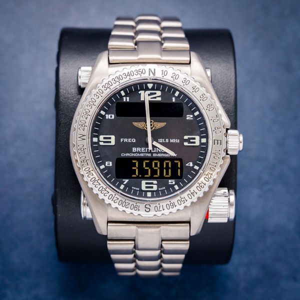 - Breitling Emergency 43MM Superquartz (e56121.1) Titanium (sw805)