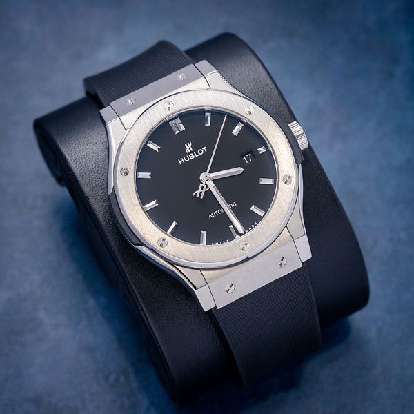 Hublot Classic Fusion 42MM (542.NX.1171.RX) - Titanium - Black Rubber Strap & Black Dial - Card & Box (sw1035)