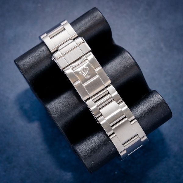 Rolex GMT Master 40MM (16710t) Black Bezel Sel - 2004 Production - Watch & Box