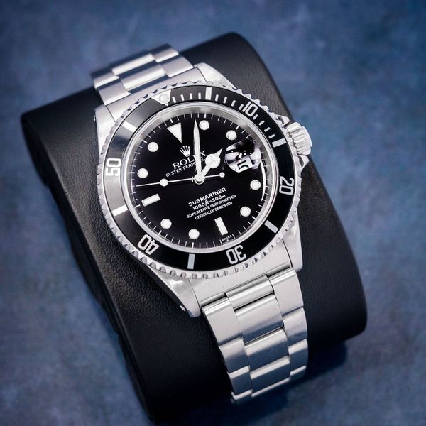 Rolex Submariner 40MM (14060) - No Date - Steel - Watch & Box