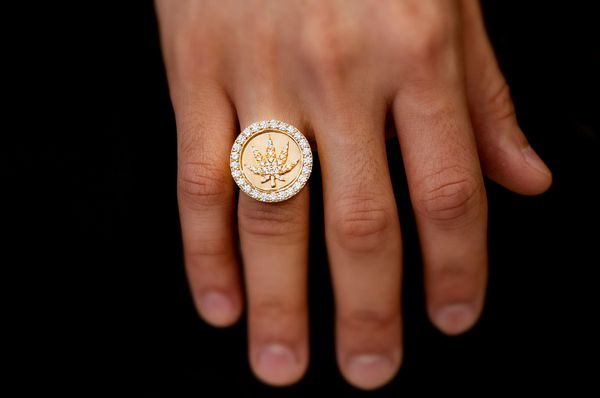 Cannabis Leaf Round Signet Diamond Ring 14k Solid Gold 1.50ctw