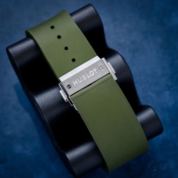 Hublot Classic Fusion 45MM (511.nx8970.RX) - Green Dial & Green Rubber Strap - 2024 Card, Black Tag & Box -  (sw1036)
