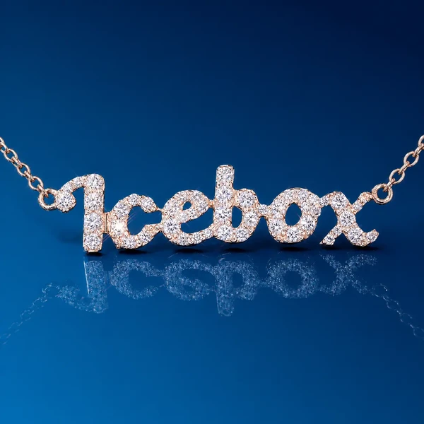 NECKLACE ATTACHED