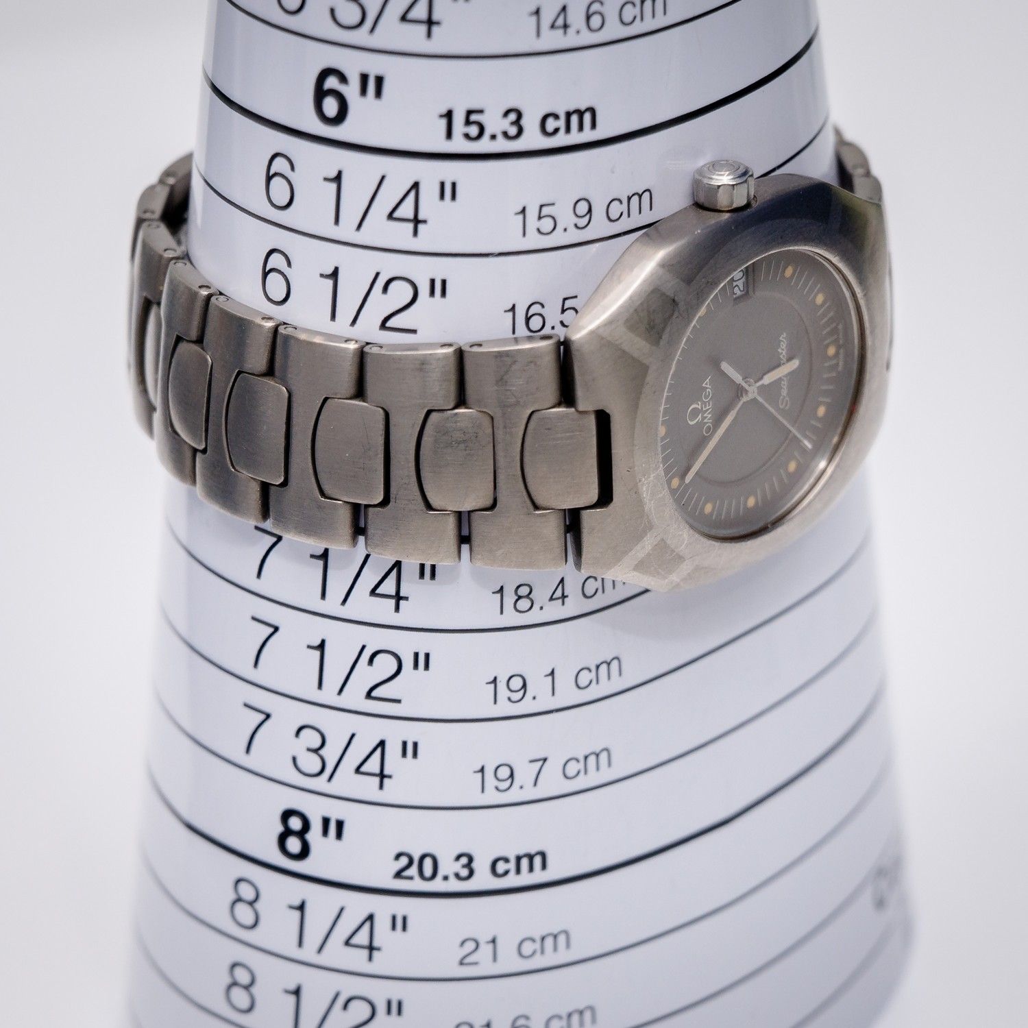 Omega Seamaster Titane Quartz 120m - Watch Only