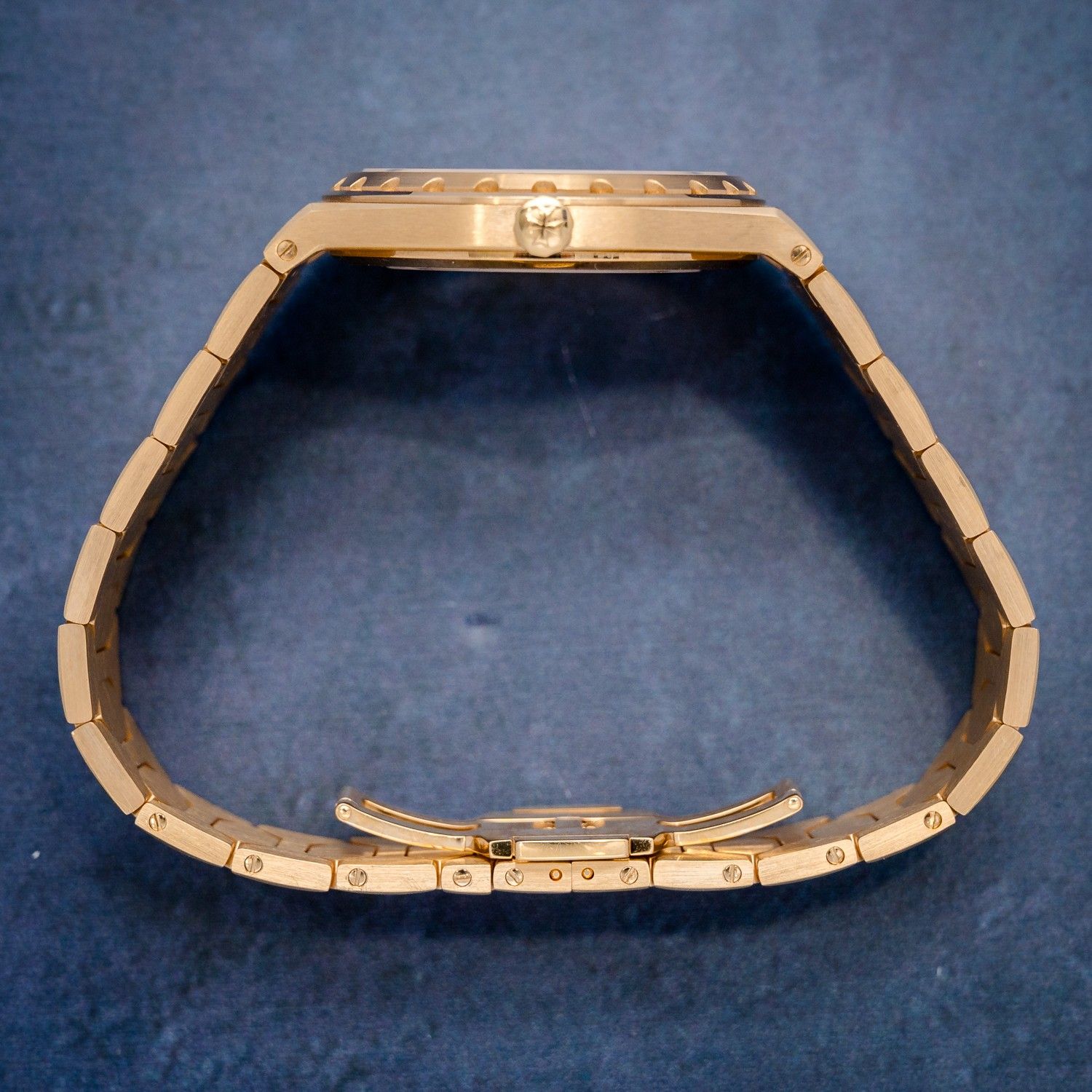 Vacheron Constantin Historiques 222 - 37MM (4200H/222J-B935) Yellow Gold - Complete 2023