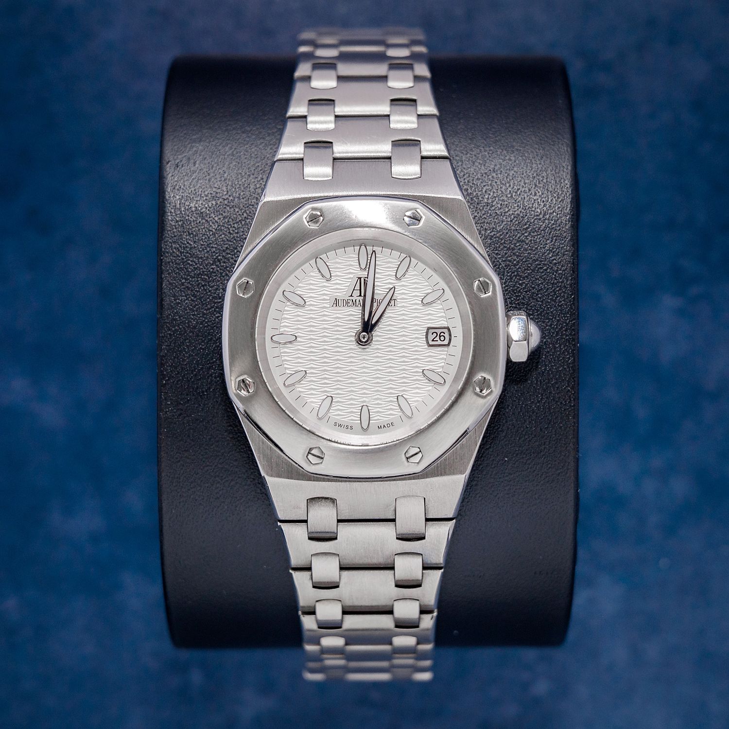 Audemars Piguet Lady Royal Oak 33MM (67600ST) Steel - White Dial - Quartz - 2004 Production - Watch & Box