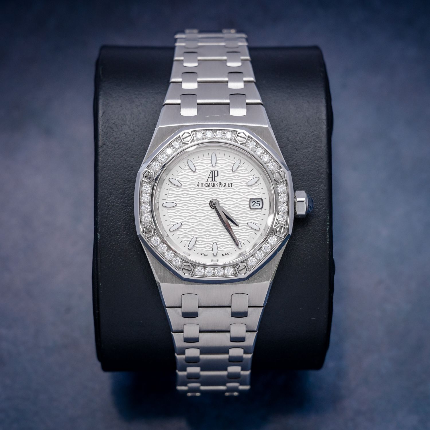 Audemars Piguet Royal Oak 33MM (67601ST) Steel - White Dial - Diamond Bezel - Watch & Box
