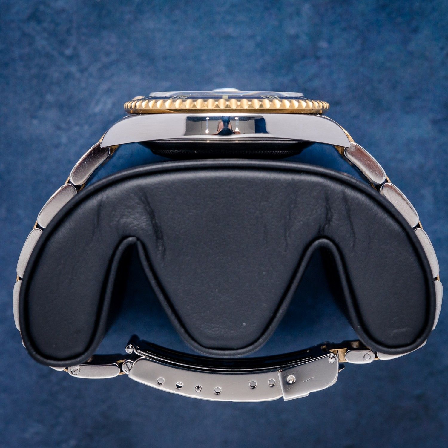 Rolex Submariner 40MM (16613 T) Steel & Yellow Gold - Blue Dial - Gold Thru Buckle - Watch & Box