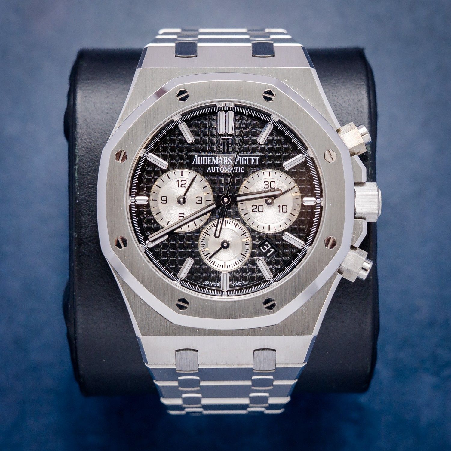 Audemars Piguet Royal Oak Chrono 41MM (26331ST.OO.1220ST.02) - Black & White Dial "Reverse Panda" Watch & Box