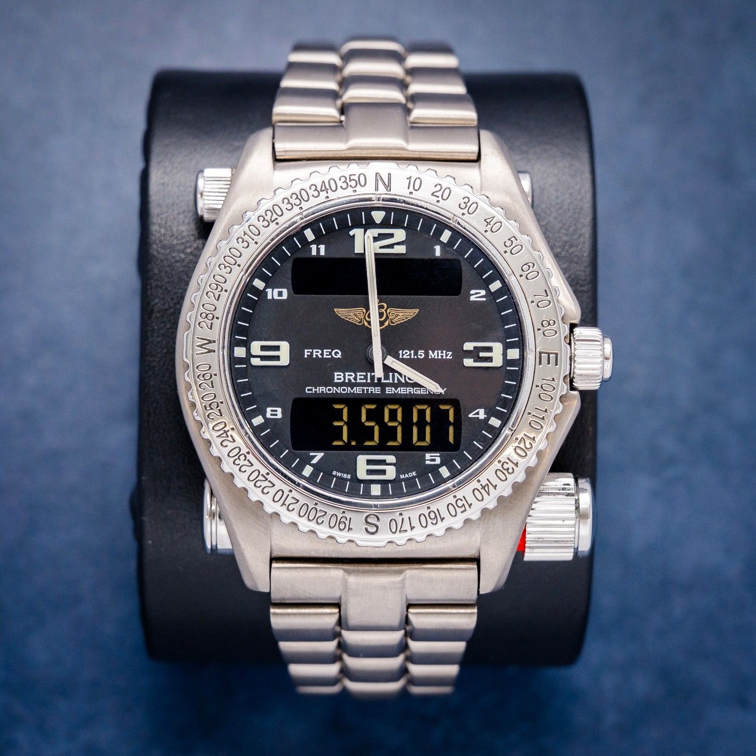 Breitling Emergency 43MM Superquartz (E56121.1) Titanium