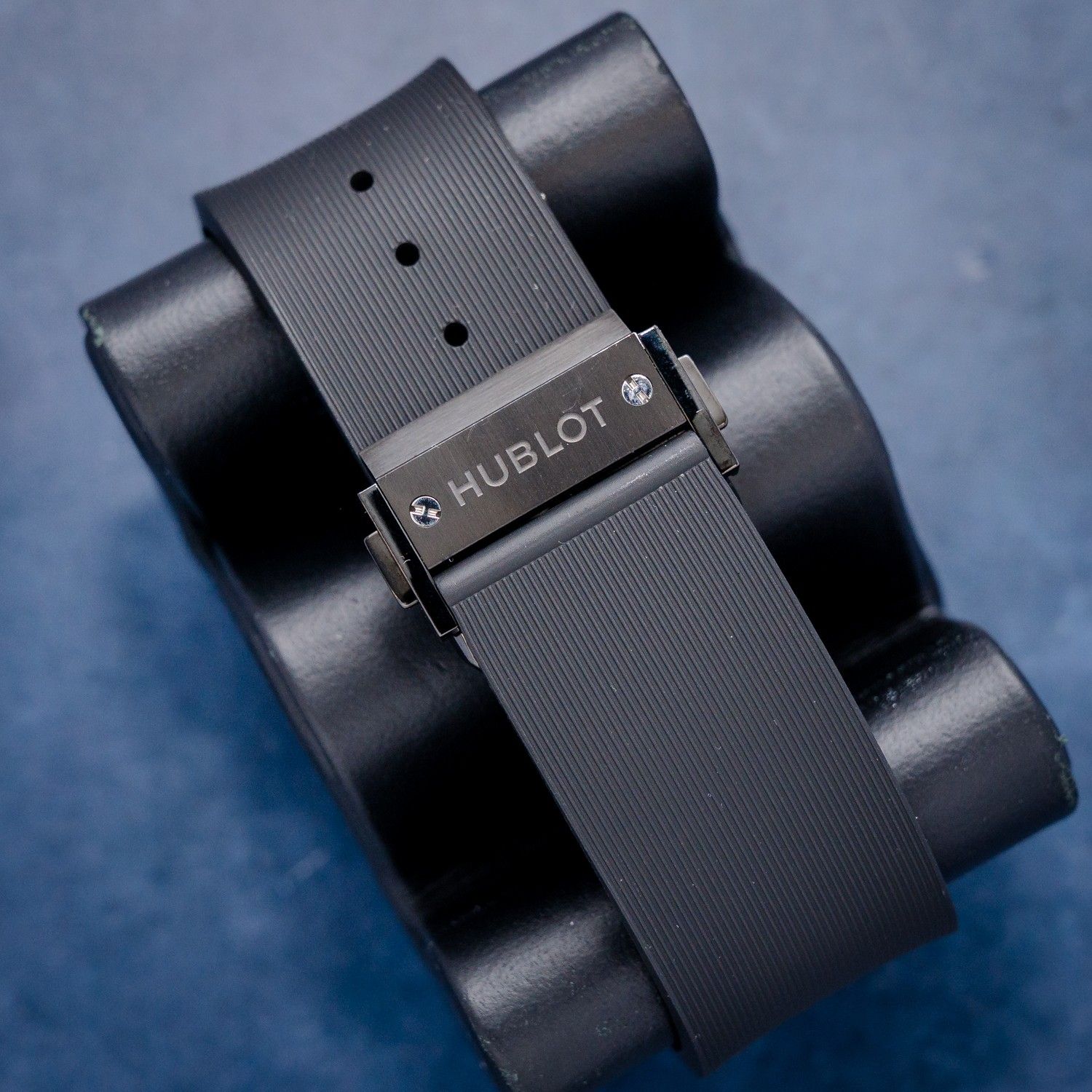 Hublot Classic Fusion Black Magic 45MM (511.CH.1771.RX) - Black Rubber Strap - Carbon Fiber Dial - Watch & 2018 Card