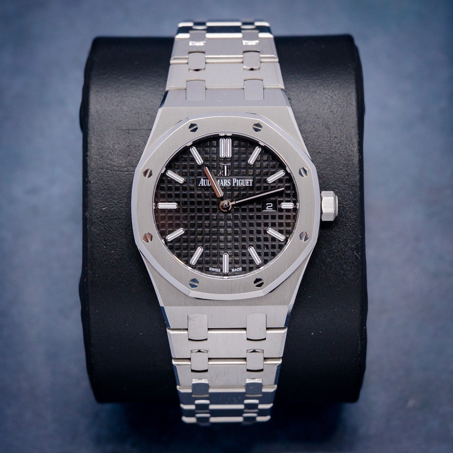 Audemars Piguet - Royal Oak Steel 33MM (67650ST) - Black Dial - Card & Box