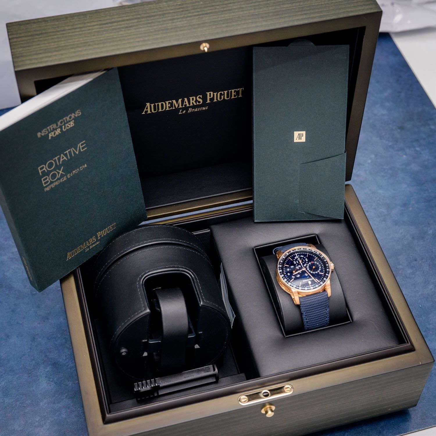 Audemars Piguet (26394OR.OO.D027KB.01) - 2022 Card, Receipt & Winding Box